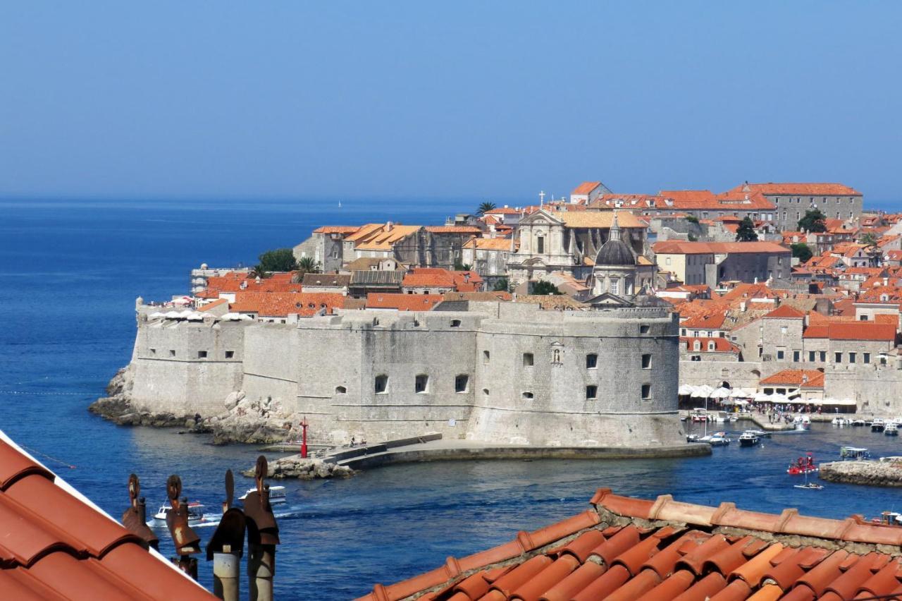 Sunset Over The Dubrovnik'S Old Town Екстериор снимка