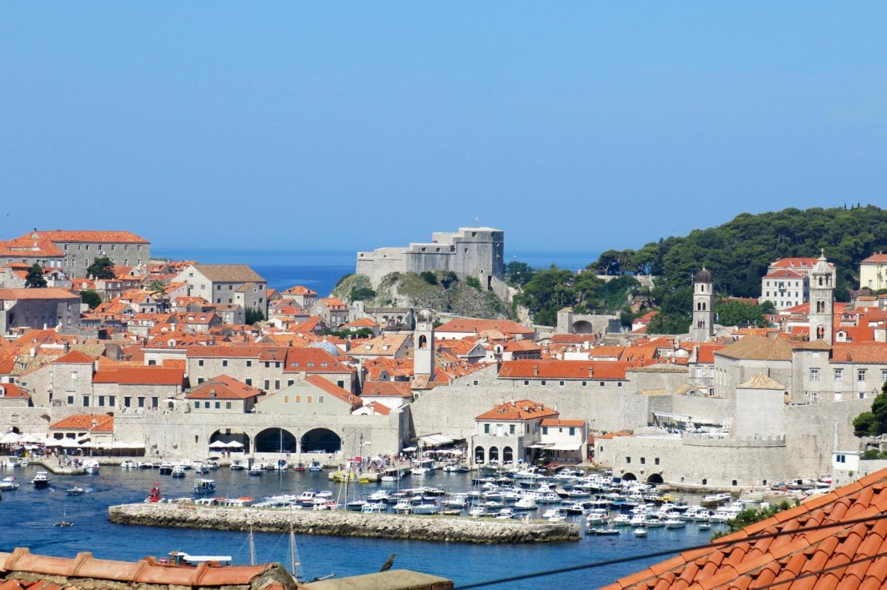 Sunset Over The Dubrovnik'S Old Town Екстериор снимка
